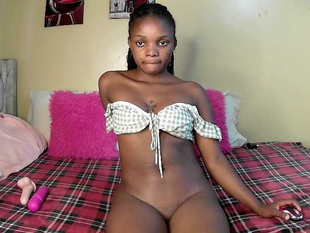 Lovelyquincy live cam on BongaCams