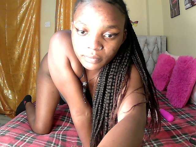 Lovelyquincy live cam on BongaCams