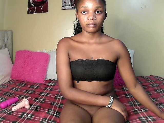 Lovelyquincy live cam on BongaCams