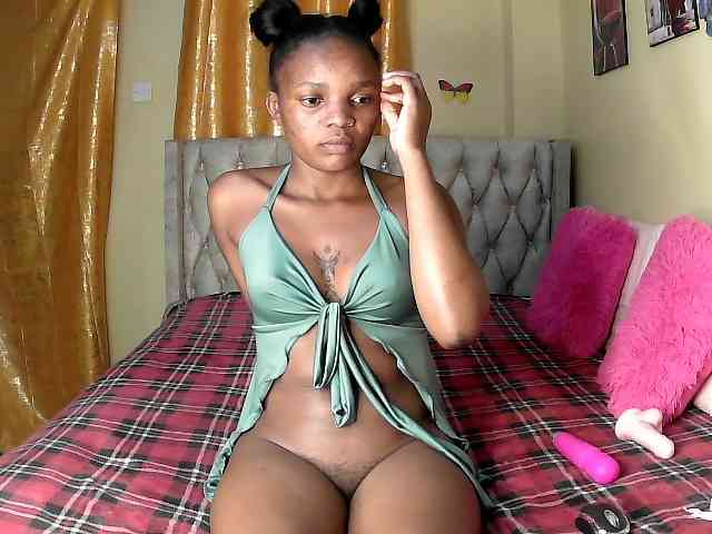 Lovelyquincy webcam
