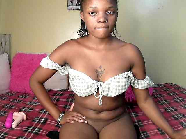 Lovelyquincy webcam