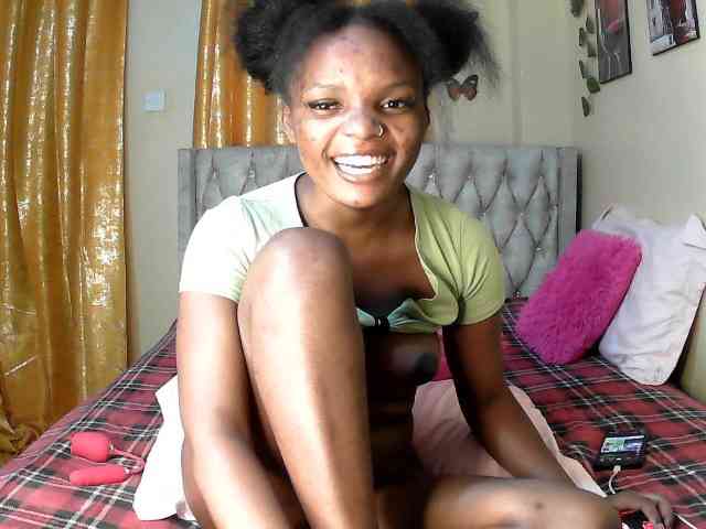 Lovelyquincy webcam
