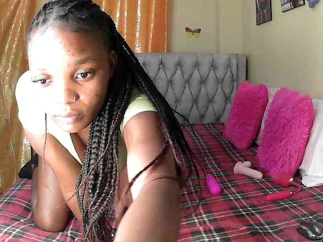 Lovelyquincy webcam