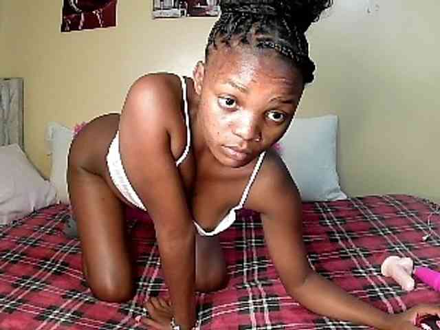 Lovelyquincy webcam