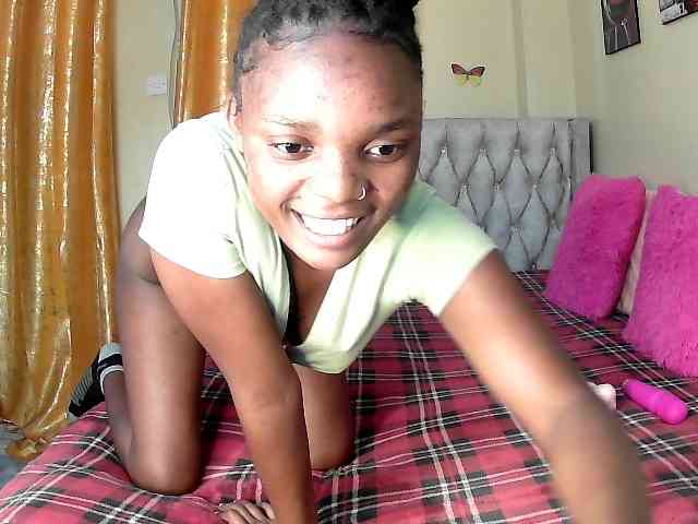 Lovelyquincy webcam