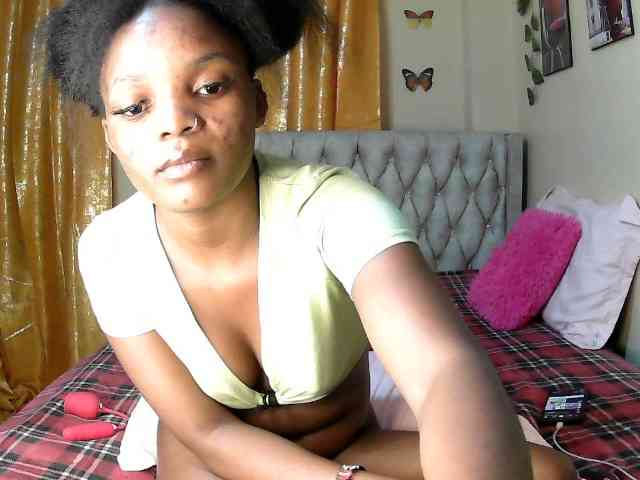 Lovelyquincy webcam