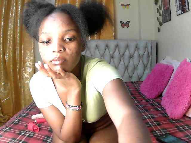Lovelyquincy webcam