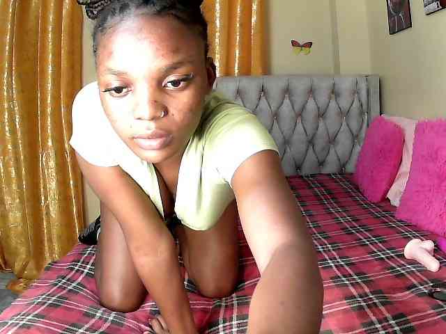 Lovelyquincy webcam