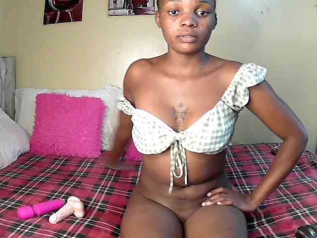 Lovelyquincy webcam