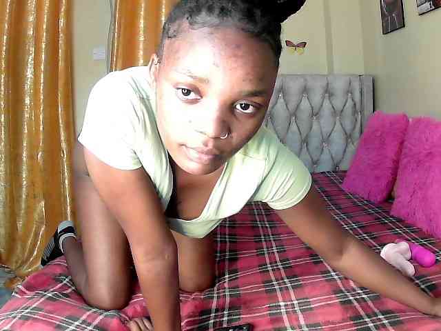 Lovelyquincy webcam