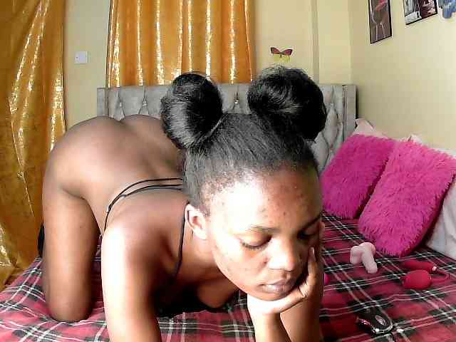Lovelyquincy webcam