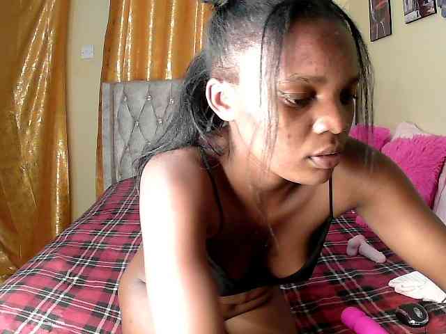 Lovelyquincy webcam
