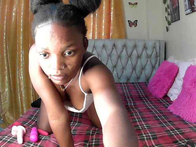 Lovelyquincy webcam