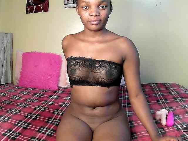 Lovelyquincy webcam