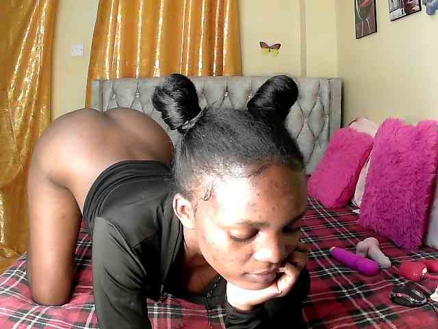 Lovelyquincy webcam