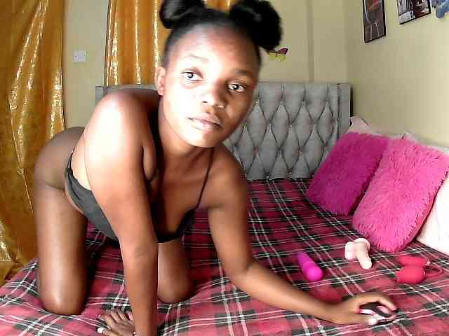 Lovelyquincy webcam
