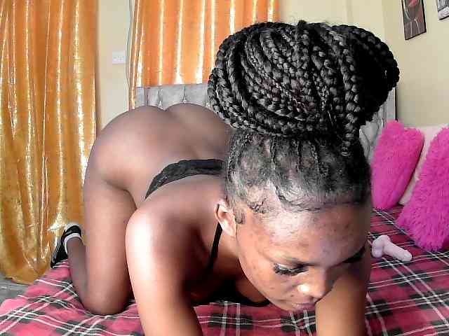 Lovelyquincy webcam