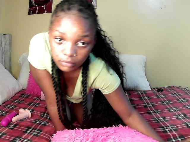 Lovelyquincy webcam