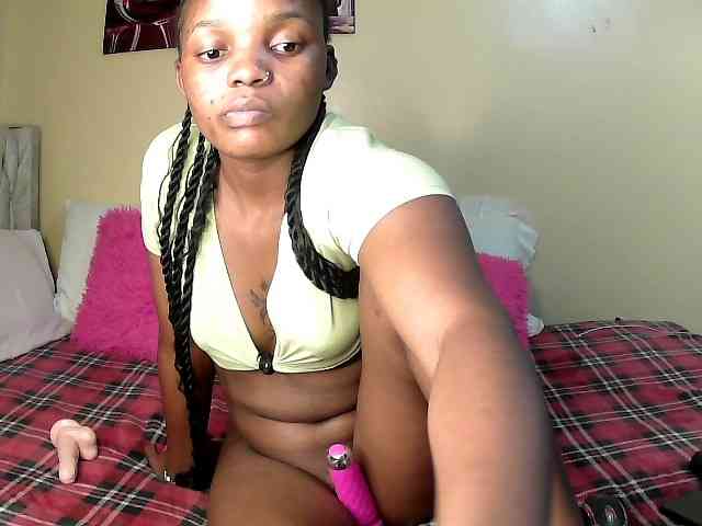 Lovelyquincy webcam