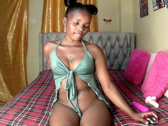 Lovelyquincy webcam
