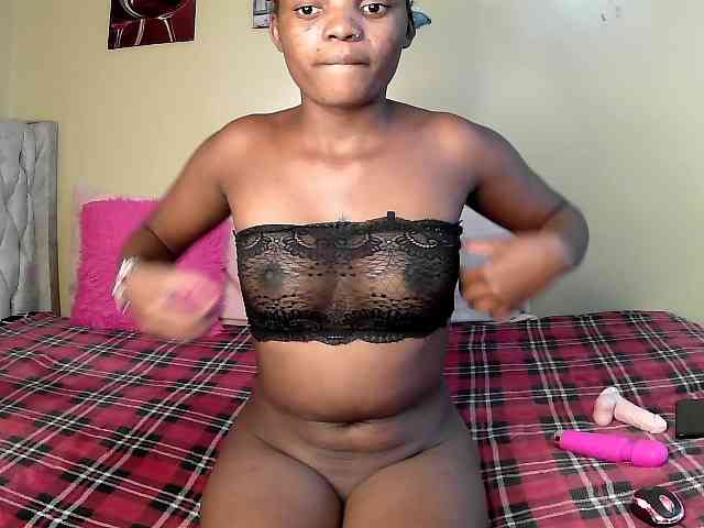 Lovelyquincy webcam