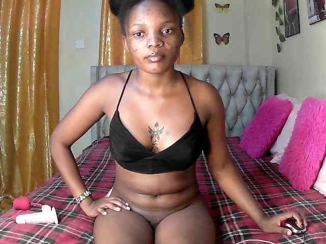 Lovelyquincy webcam