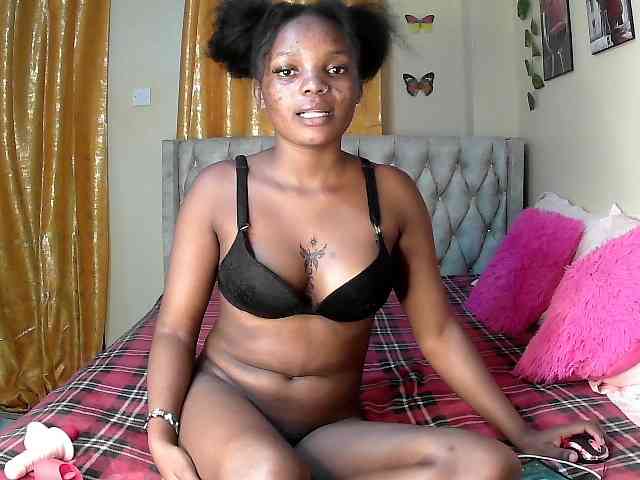 Lovelyquincy webcam