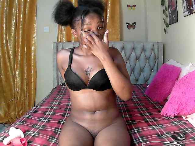 Lovelyquincy webcam