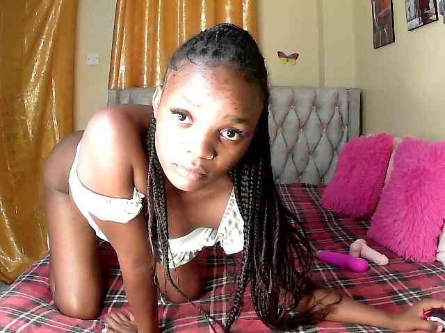 Lovelyquincy webcam