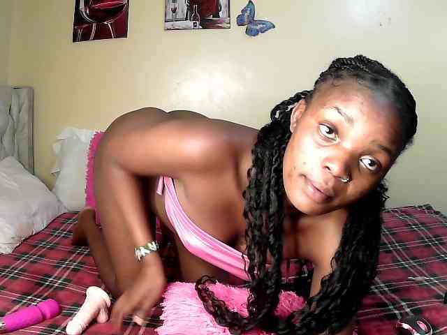 Lovelyquincy webcam
