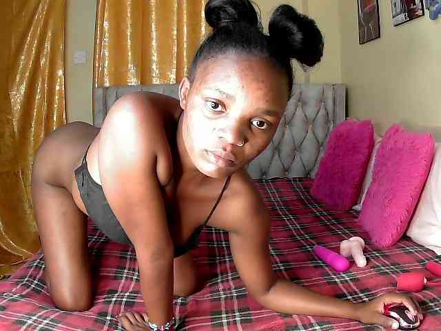 Lovelyquincy webcam