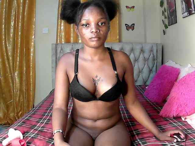Lovelyquincy webcam