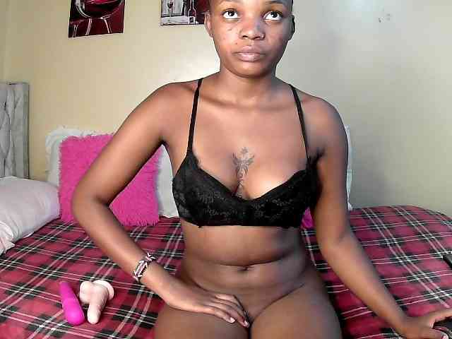 Lovelyquincy webcam