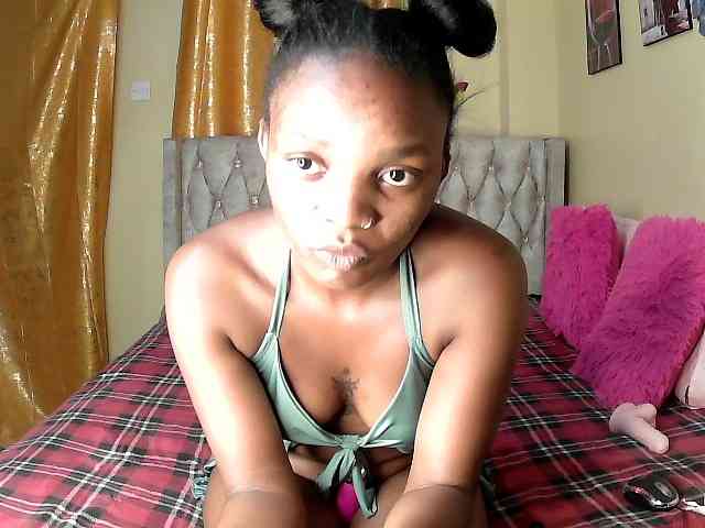 Lovelyquincy webcam