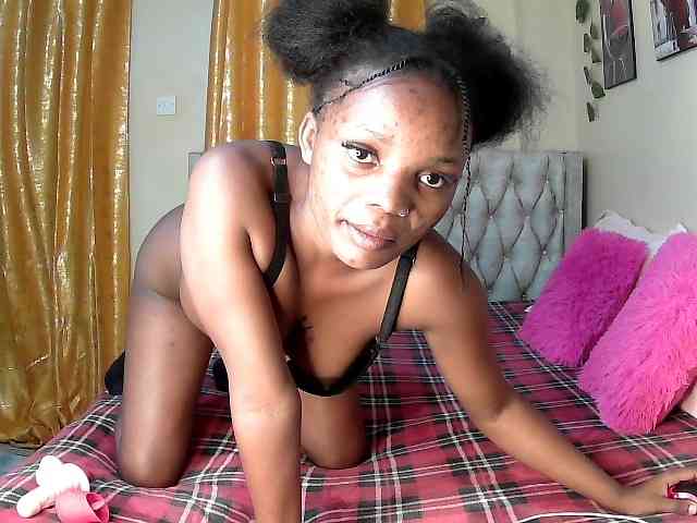 Lovelyquincy webcam