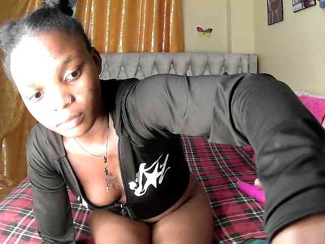 Lovelyquincy webcam