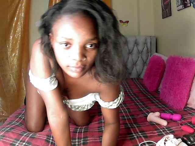 Lovelyquincy webcam