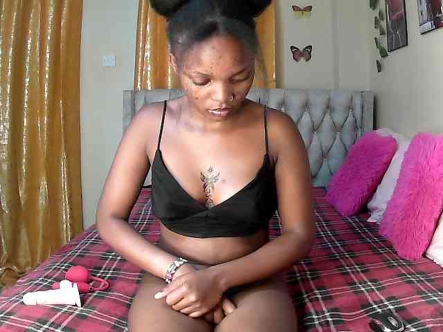 Lovelyquincy webcam