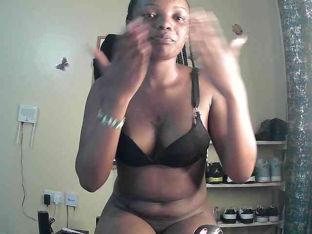 Lovelyquincy webcam