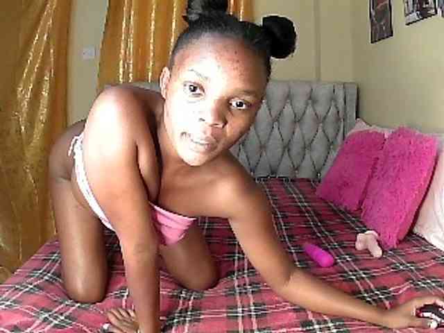 Lovelyquincy webcam