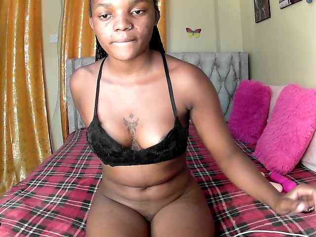 Lovelyquincy webcam