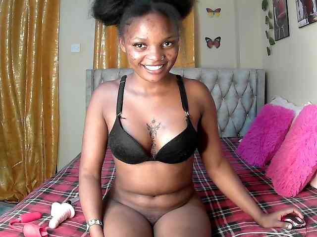 Lovelyquincy webcam