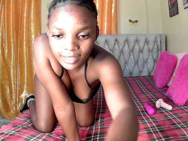 Lovelyquincy webcam
