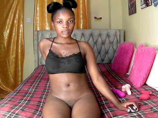 Lovelyquincy webcam