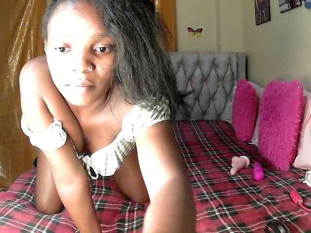 Lovelyquincy webcam