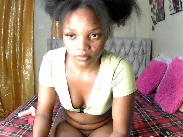 Lovelyquincy webcam