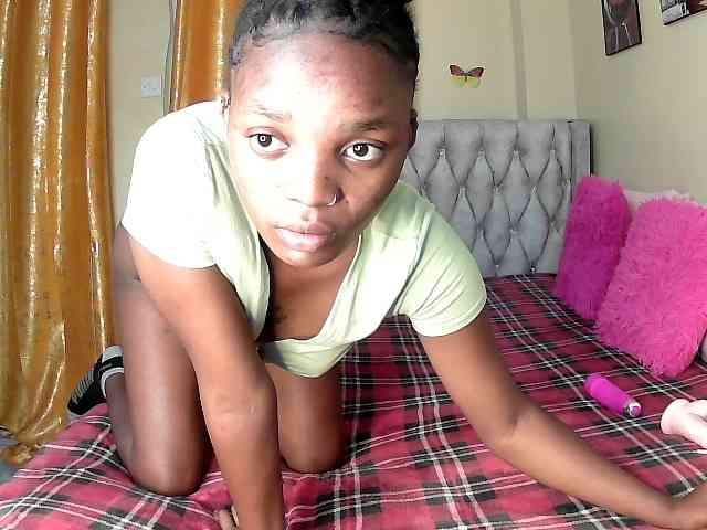 Lovelyquincy webcam