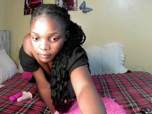 Lovelyquincy webcam