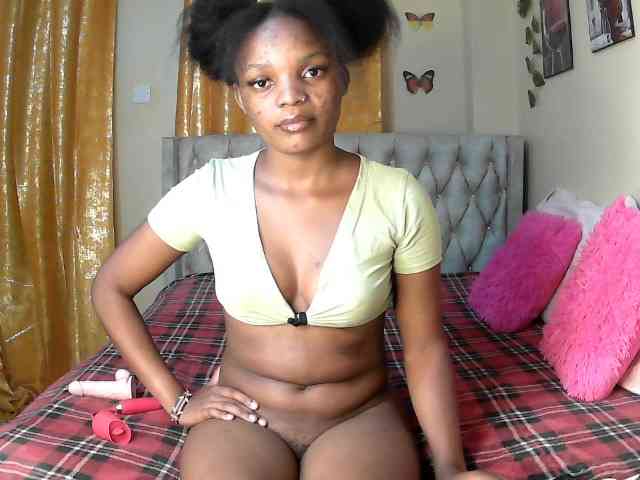 Lovelyquincy webcam