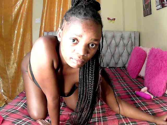 Lovelyquincy webcam